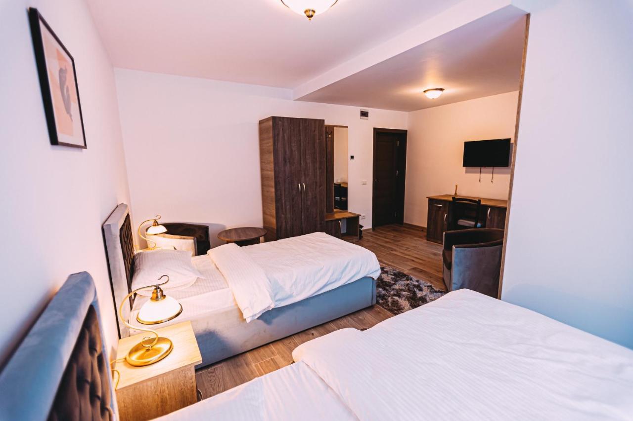 Motel Piatra Corbului Биказ Экстерьер фото